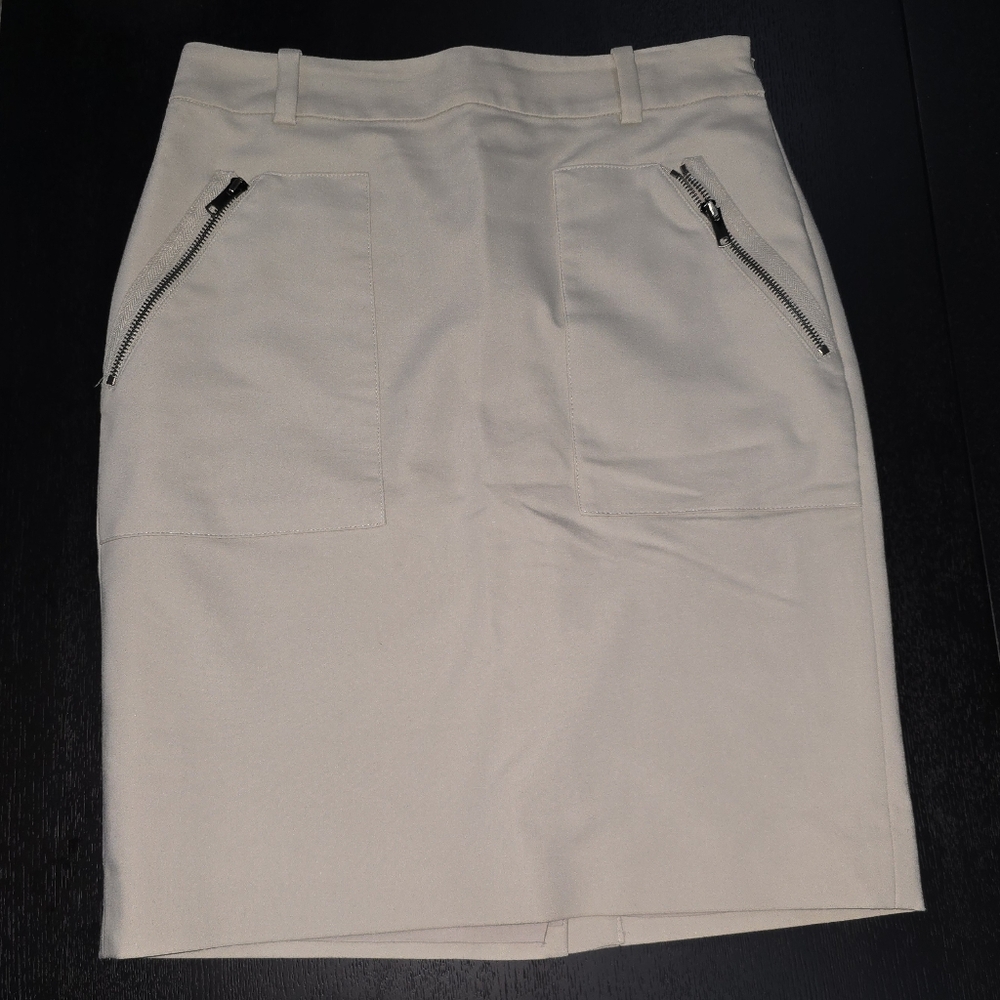 Ladies light ivory skirt